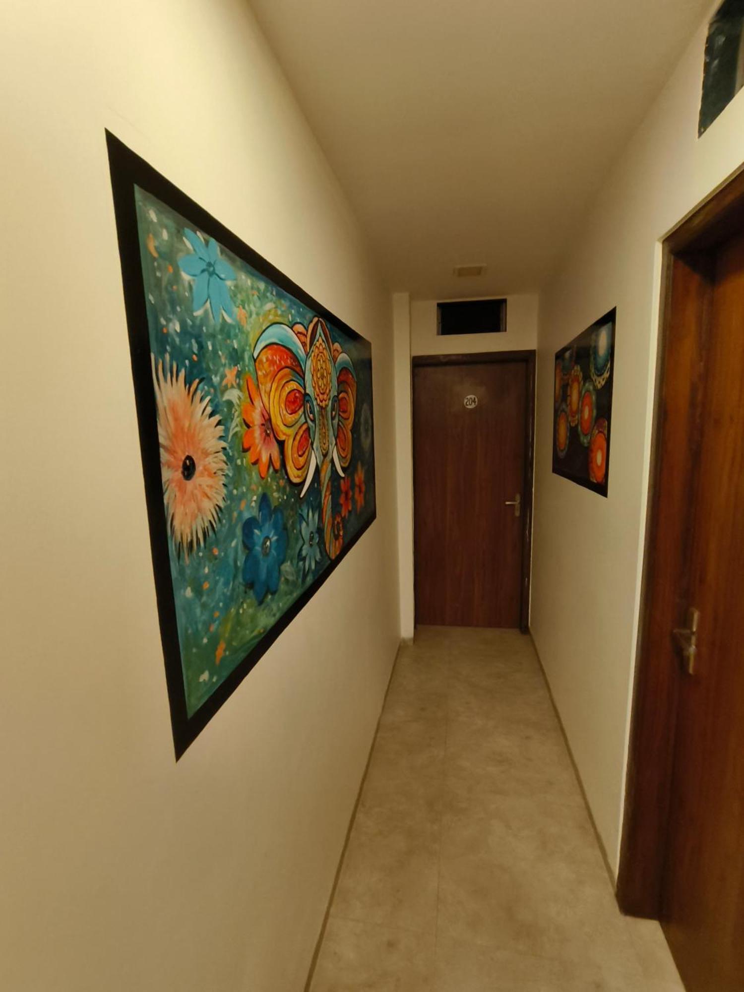 Hotel Beach Crown Juhu Mumbai Exterior foto