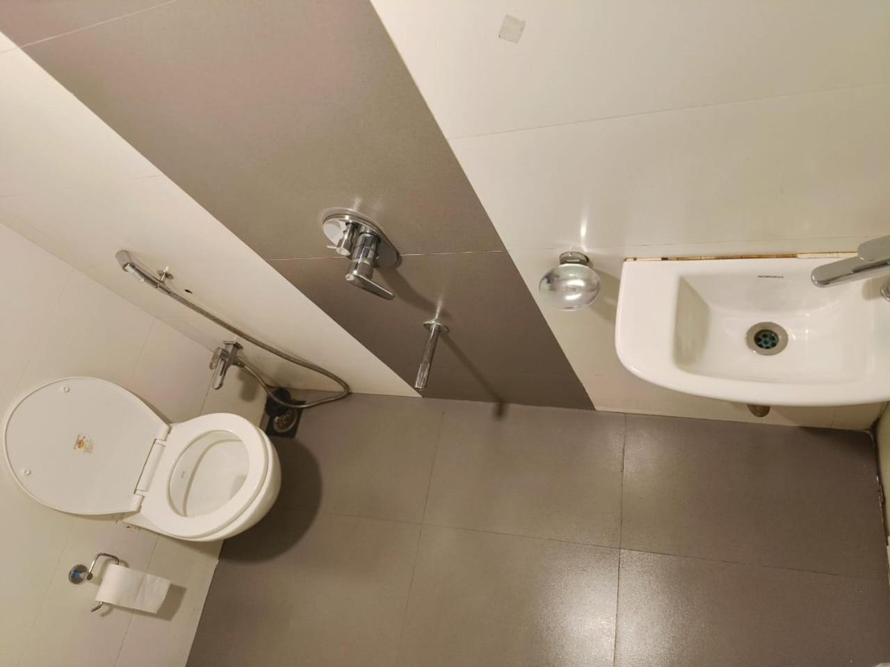 Hotel Beach Crown Juhu Mumbai Quarto foto